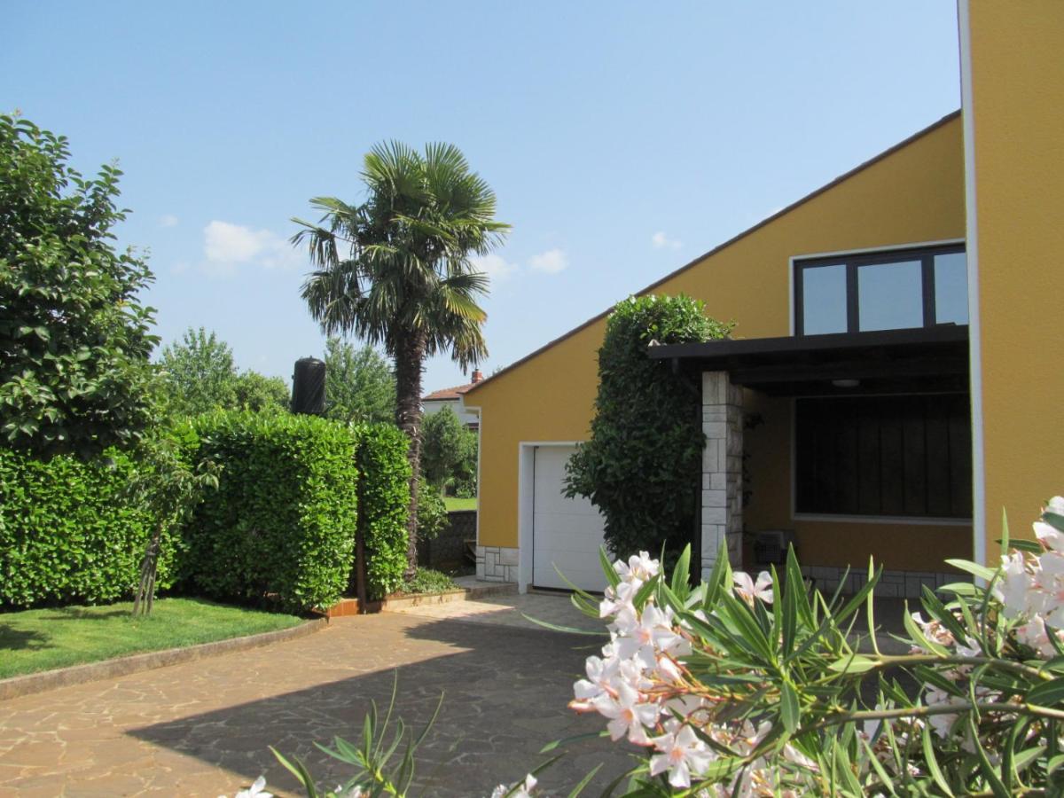 Zvezdica*** With Garden Zambratija (Istria)