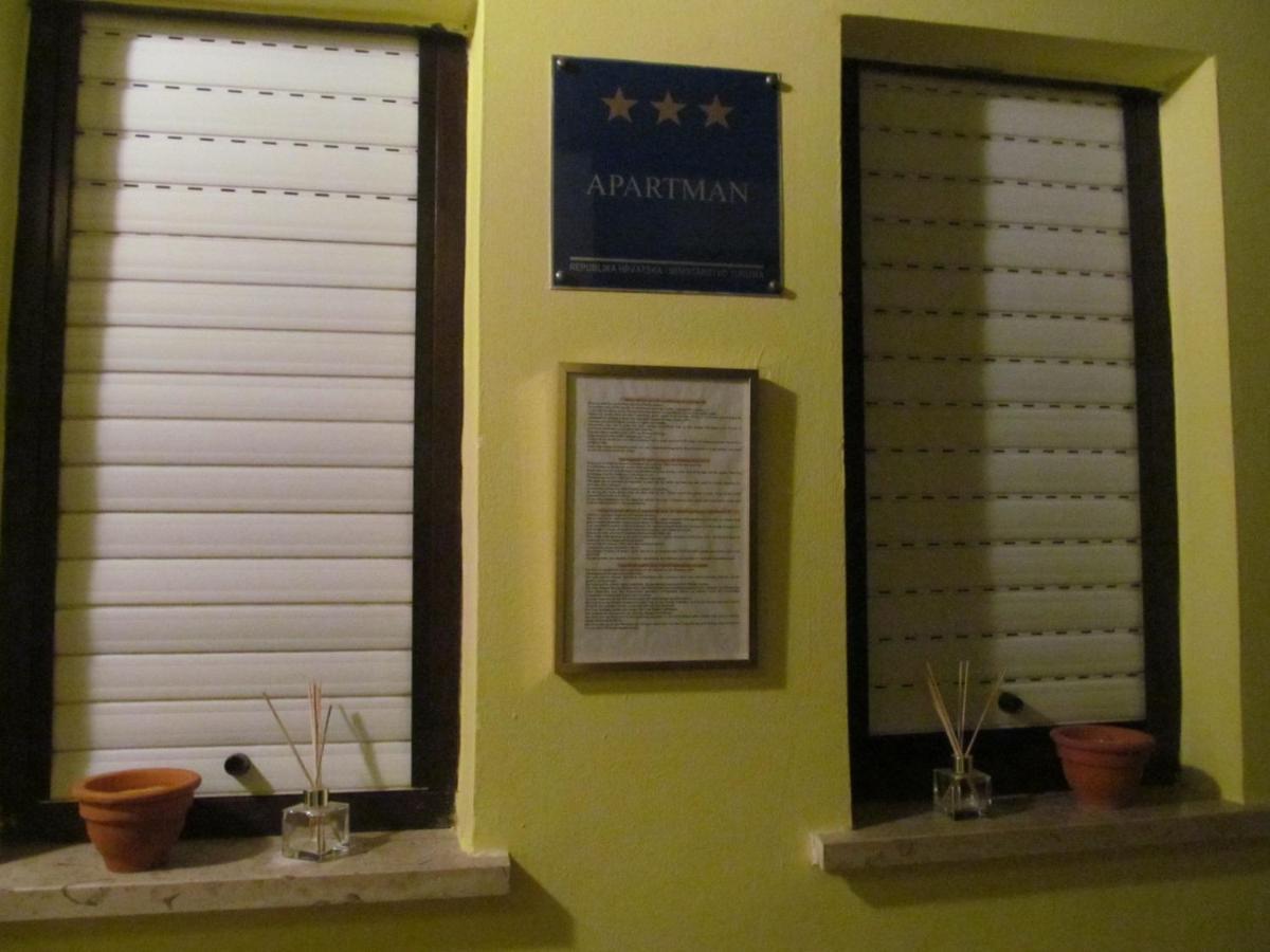 Apartment Zvezdica*** With Garden