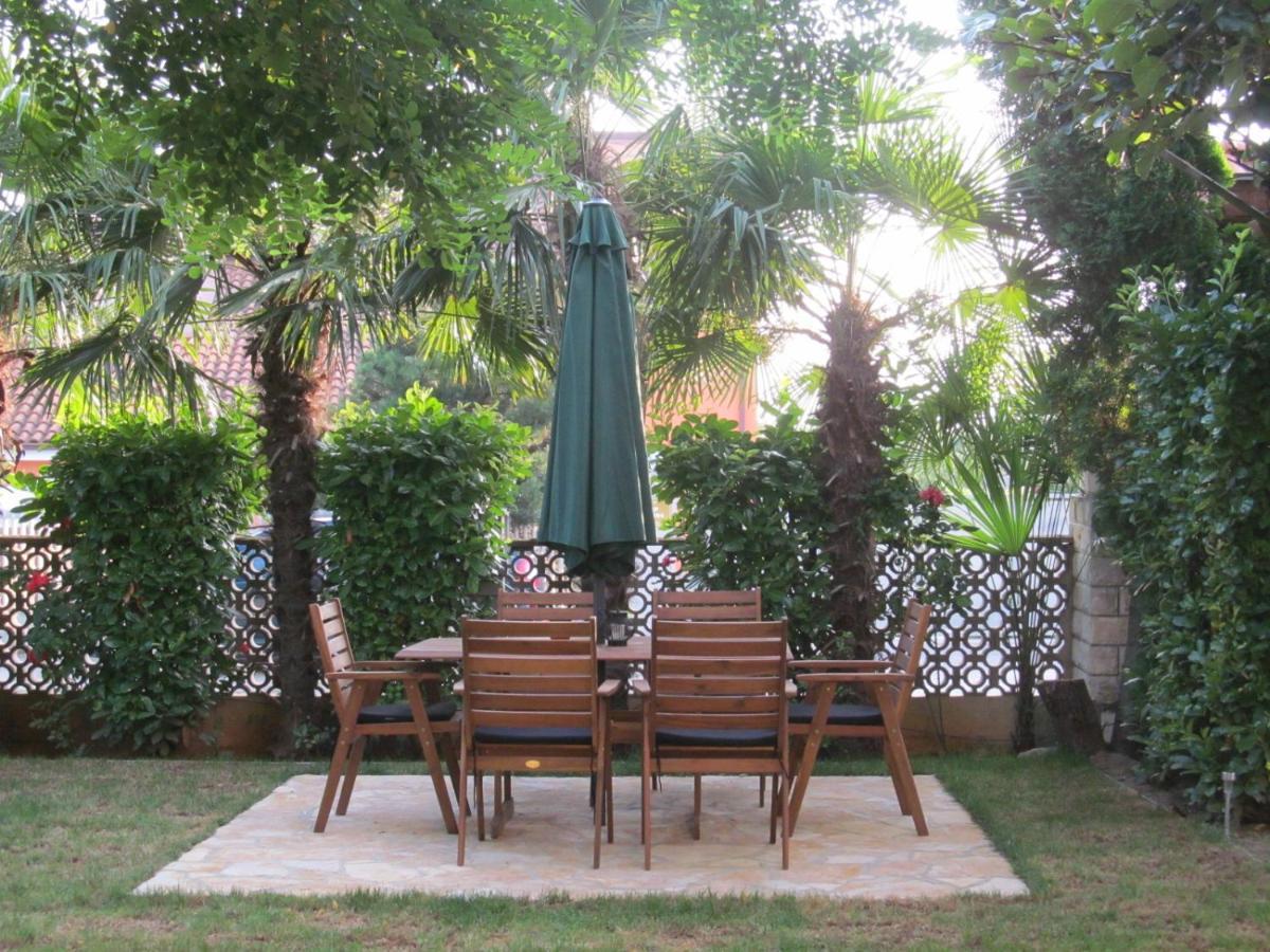 Apartment Zvezdica*** With Garden *