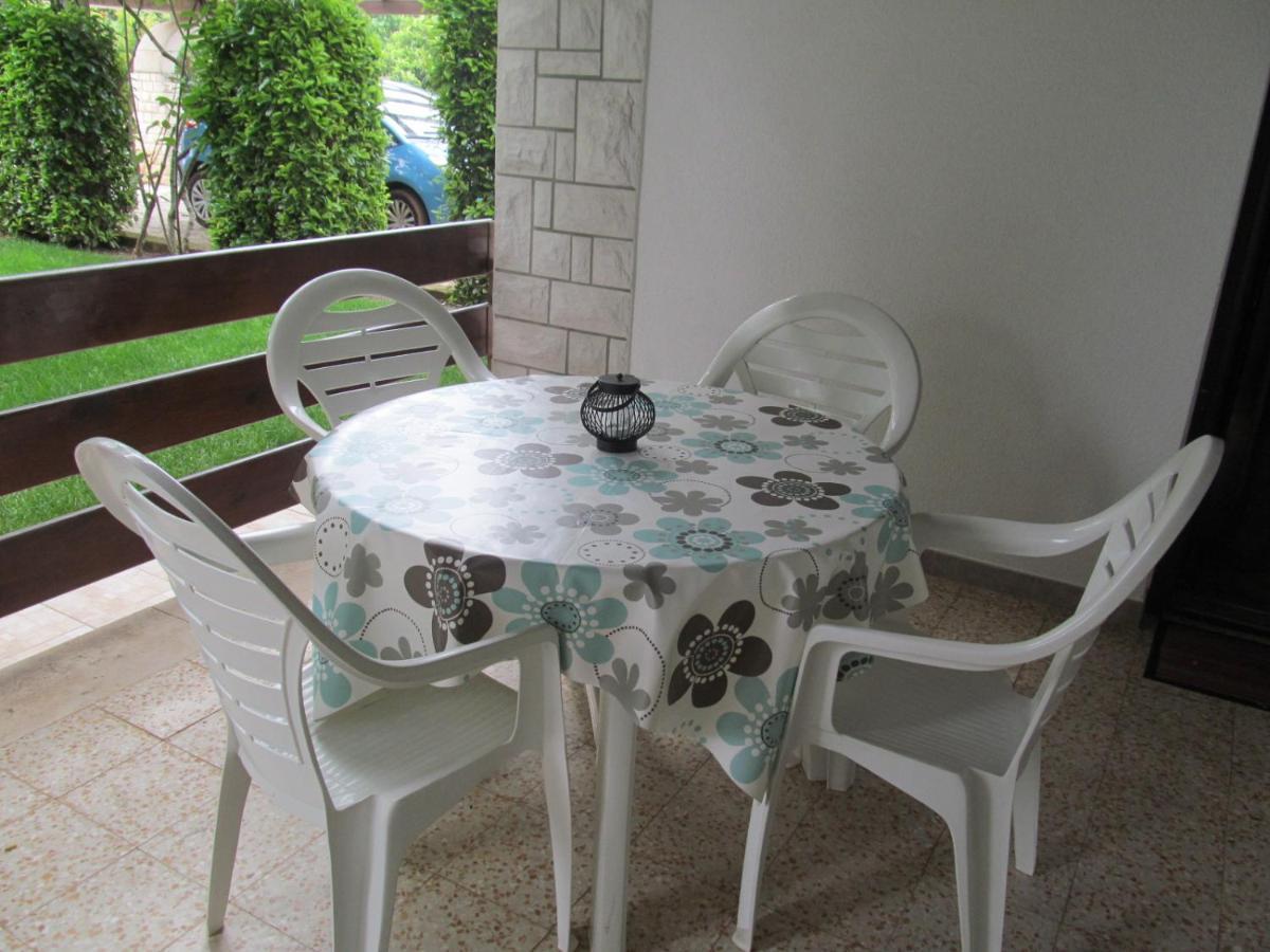 Zvezdica*** With Garden Zambratija (Istria)